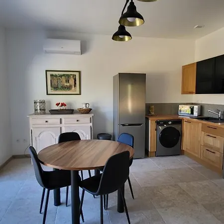 Hébergement de vacances Jolie Maison Neuve Entre Et Colline En Provence