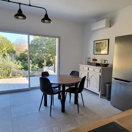 Jolie Maison Neuve Entre Et Colline En Provence Hébergement de vacances