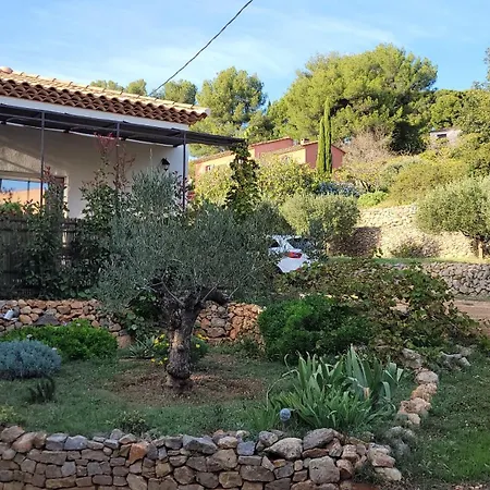 Jolie Maison Neuve Entre Et Colline En Provence Hébergement de vacances