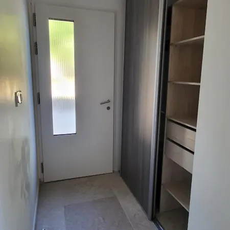 Jolie Maison Neuve Entre Et Colline En Provence אוליאולה