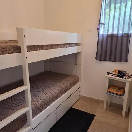 בית נופש Jolie Maison Neuve Entre Et Colline En Provence אוליאולה